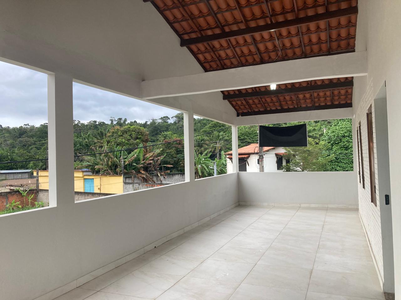 Casa para aluguel anual com 4 suítes e piscina