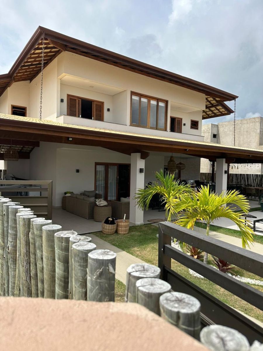 Casa Alto Padrão em Olivença Ilhéus com Piscina em Olivença, Ilhéus
