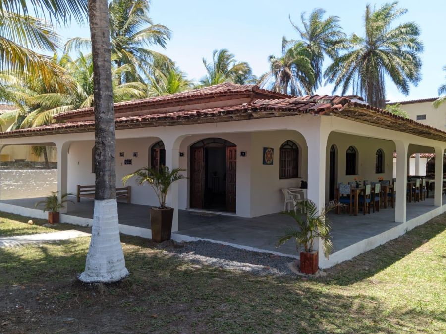 Casa de Praia com Terreno à Venda em Ilhéus em Olivença, Ilhéus