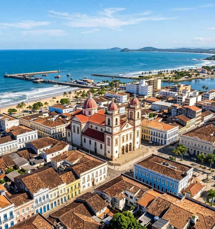 Centro histórico de Ilhéus com a Catedral de São Sebastião e o mar ao fundo.