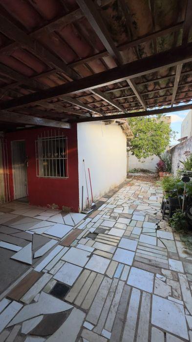 Casa à Venda no Hernane Sá em Ilhéus com 2 Quartos/1 Suíte em Hernani Sá, Ilhéus
