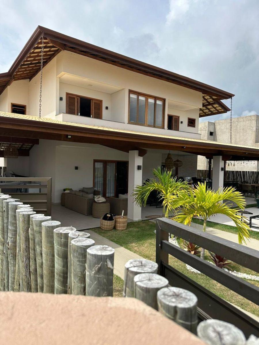 Casa Alto Padrão em Olivença Ilhéus com Piscina em Olivença, Ilhéus